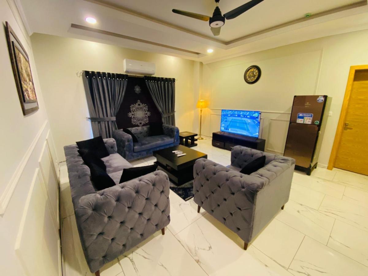 Holidazzle Serviced Apartments Bahria Town Rávalpindí Exteriér fotografie
