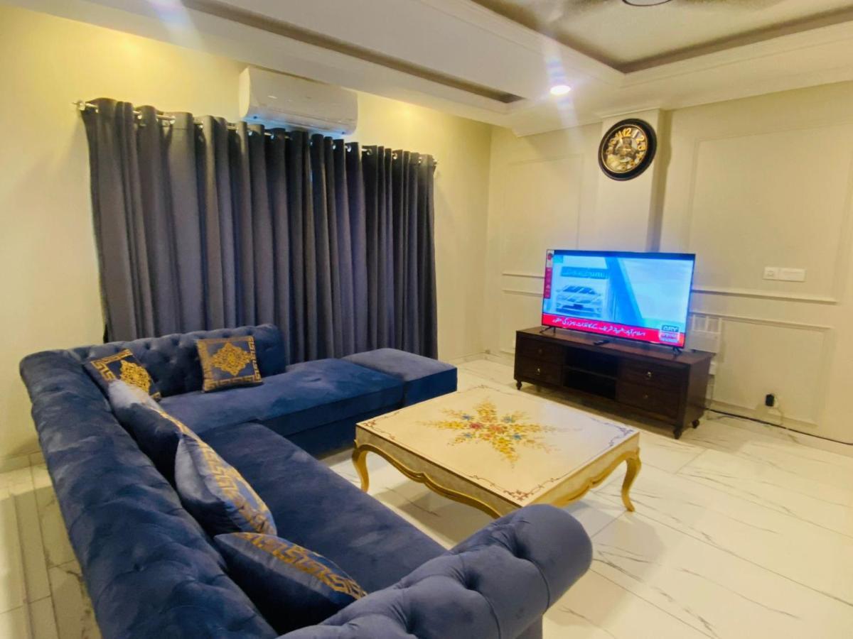 Holidazzle Serviced Apartments Bahria Town Rávalpindí Exteriér fotografie