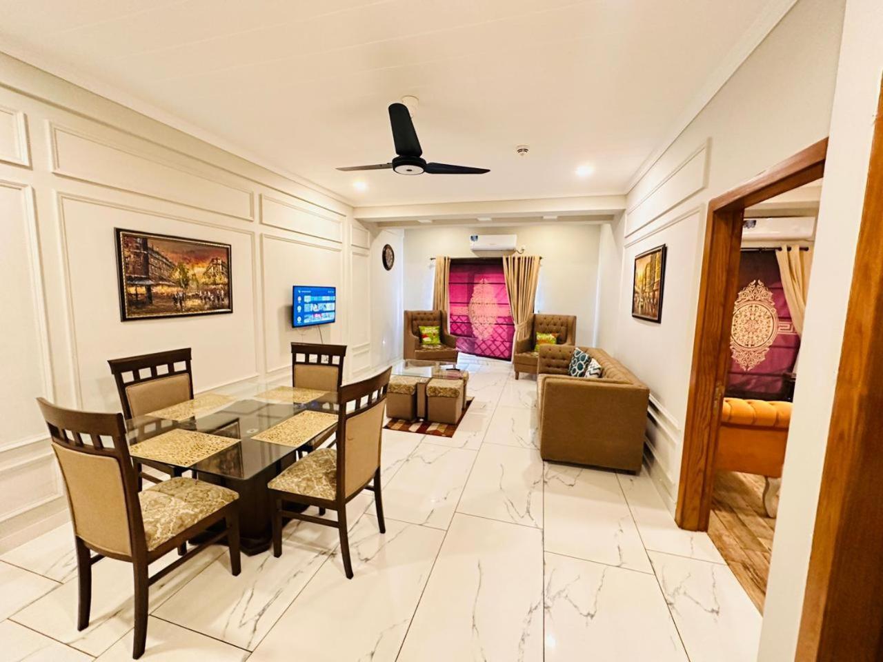 Holidazzle Serviced Apartments Bahria Town Rávalpindí Pokoj fotografie