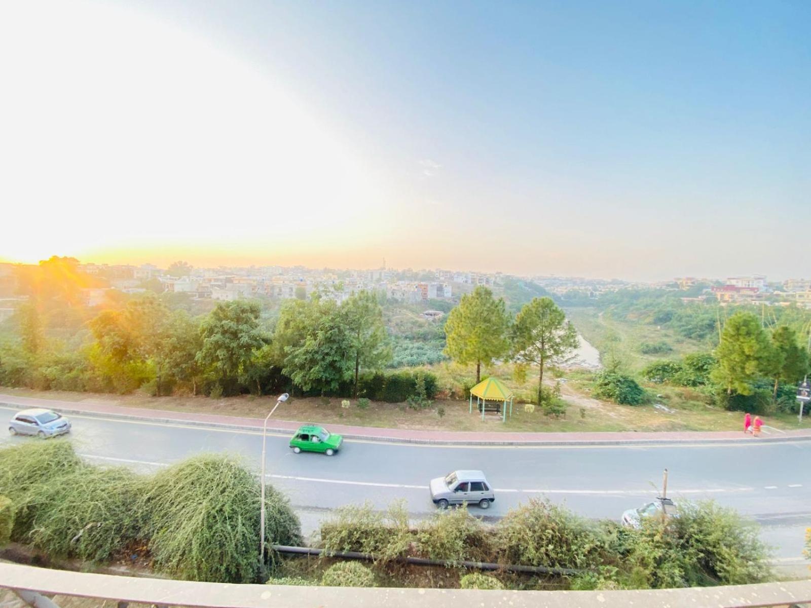 Holidazzle Serviced Apartments Bahria Town Rávalpindí Pokoj fotografie